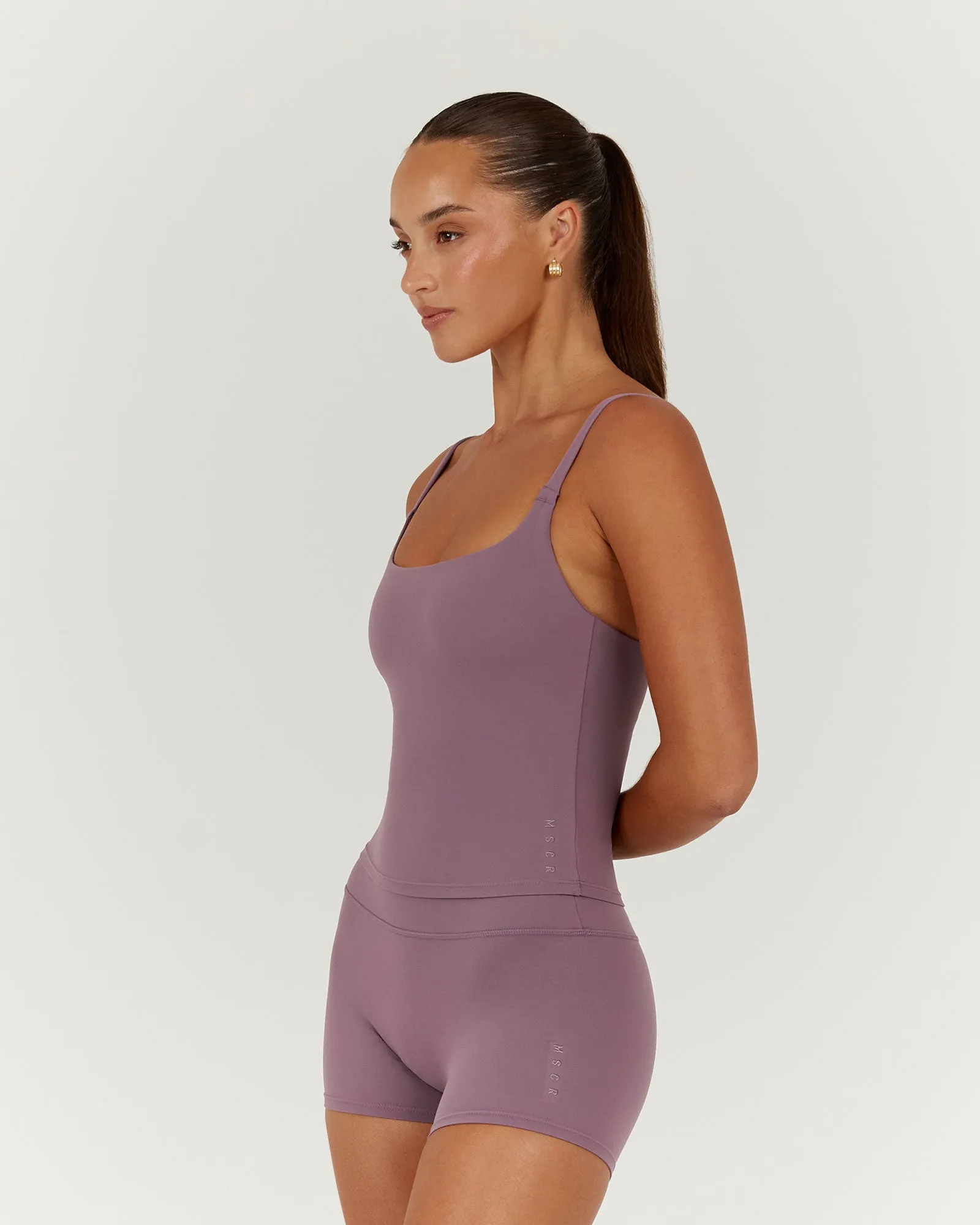 AIRE SCOOP TOP - PLUM