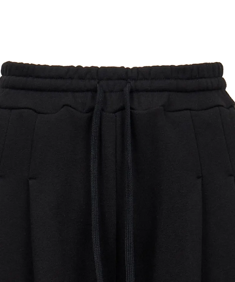 MACKY Golf: Daisy Bermuda Sweat  Pants - Black