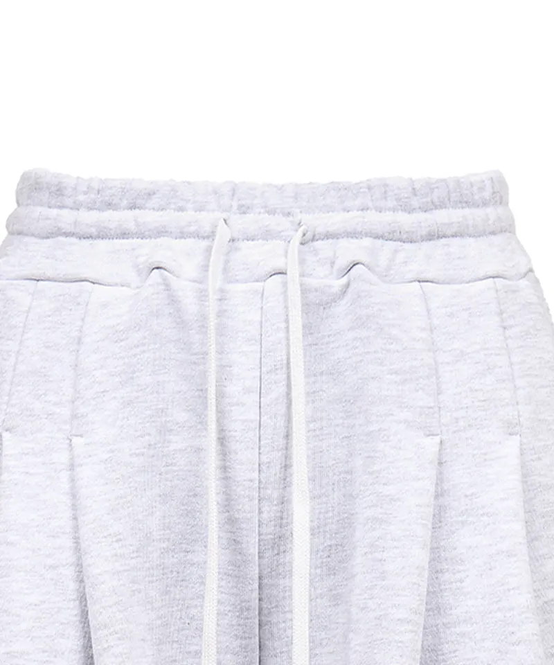 MACKY Golf: Daisy Bermuda Sweat  Pants - Light Gray