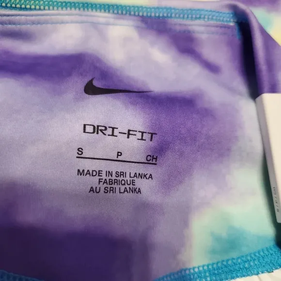 Nike One Women's Mid-Rise 7&quot; Tie-Dye Bike Workout Shorts S