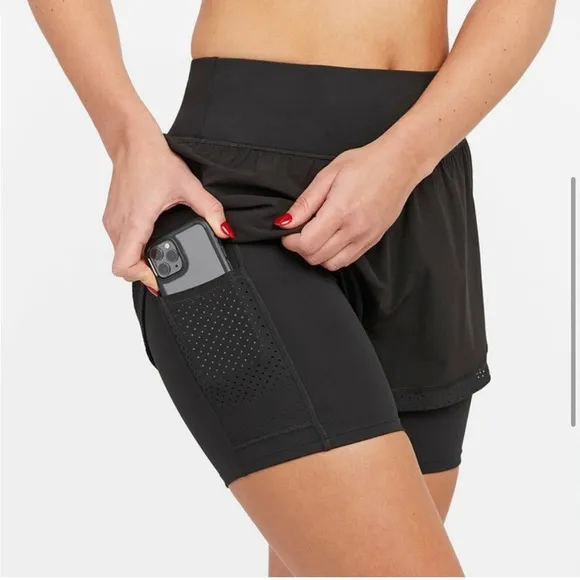 Spanx Double layer shorts, black, new, Booty sculpting