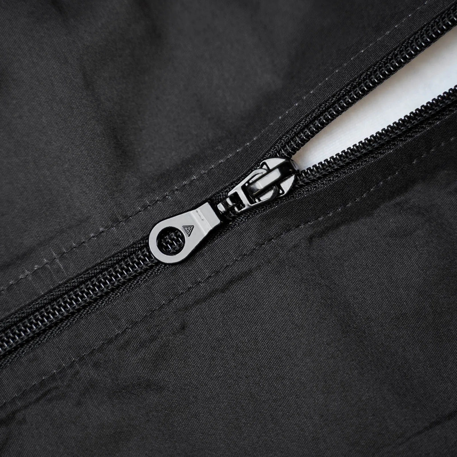Throwback Tech Windbreaker - Black
